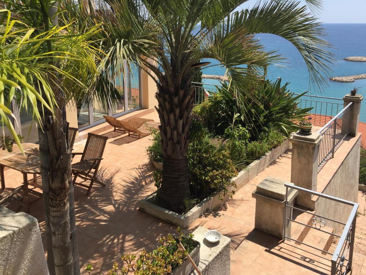 Villa L'Ensoleillee Vue Panoramique Mer, 250 M De La Plage Et Du Centre Ville 芒通 外观 照片
