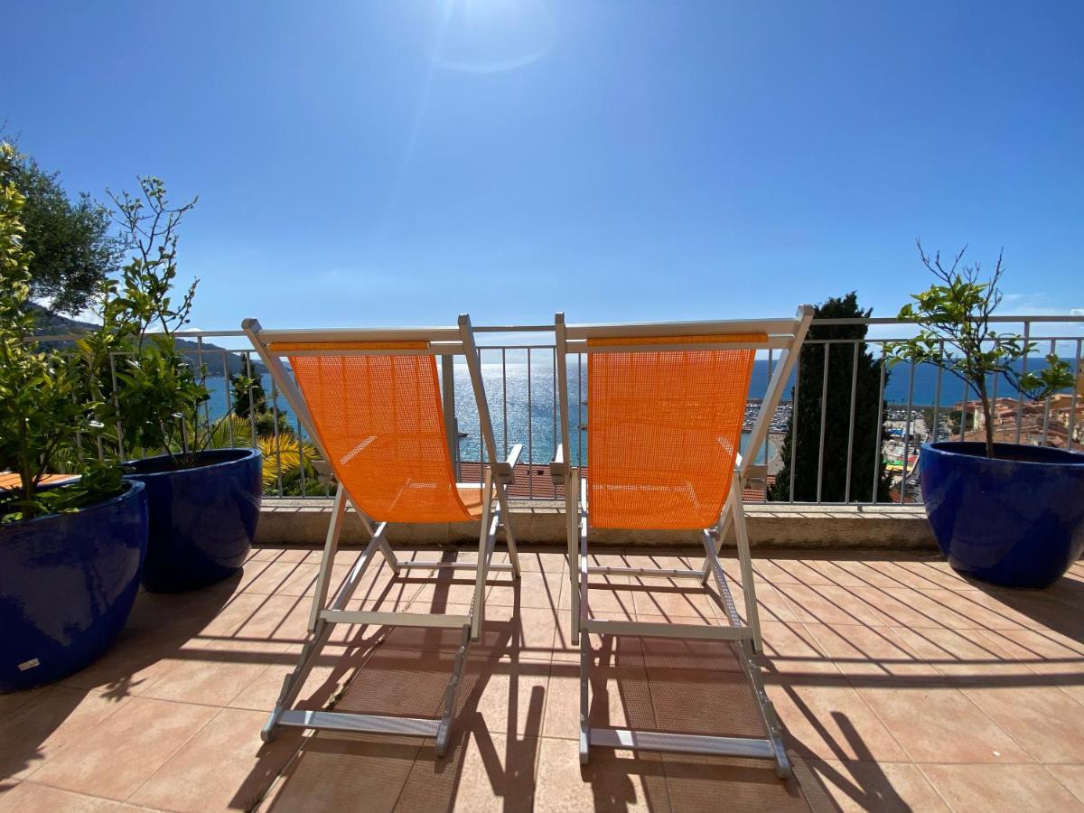 Villa L'Ensoleillee Vue Panoramique Mer, 250 M De La Plage Et Du Centre Ville 芒通 外观 照片