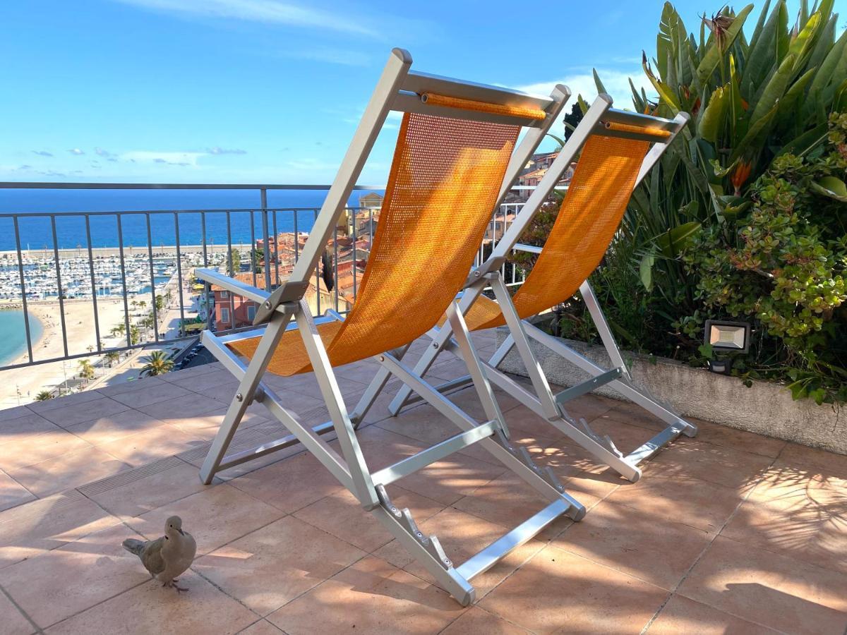 Villa L'Ensoleillee Vue Panoramique Mer, 250 M De La Plage Et Du Centre Ville 芒通 外观 照片