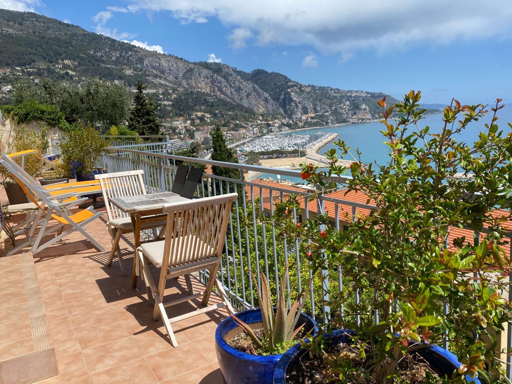 Villa L'Ensoleillee Vue Panoramique Mer, 250 M De La Plage Et Du Centre Ville 芒通 外观 照片